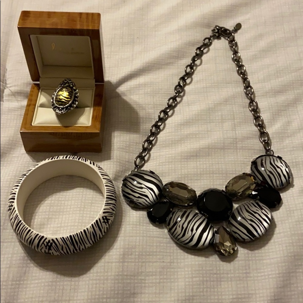 Bulky zebra necklace costume ring and bracelet